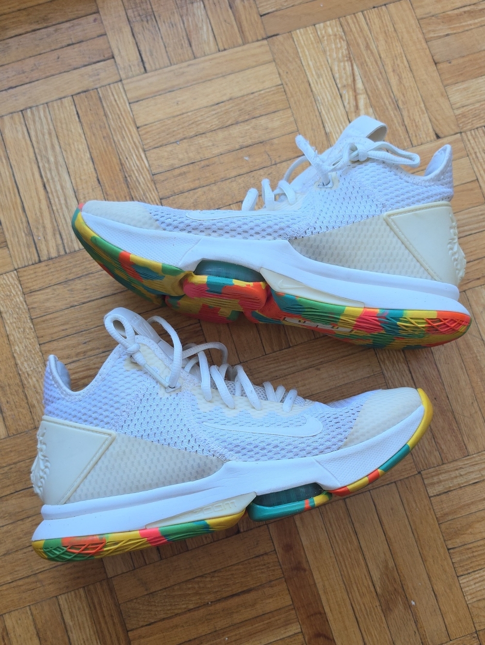 Nike LeBron Witness 4 "White Multi Camo" Fruity Pebbles - Men's US 8.    B1z